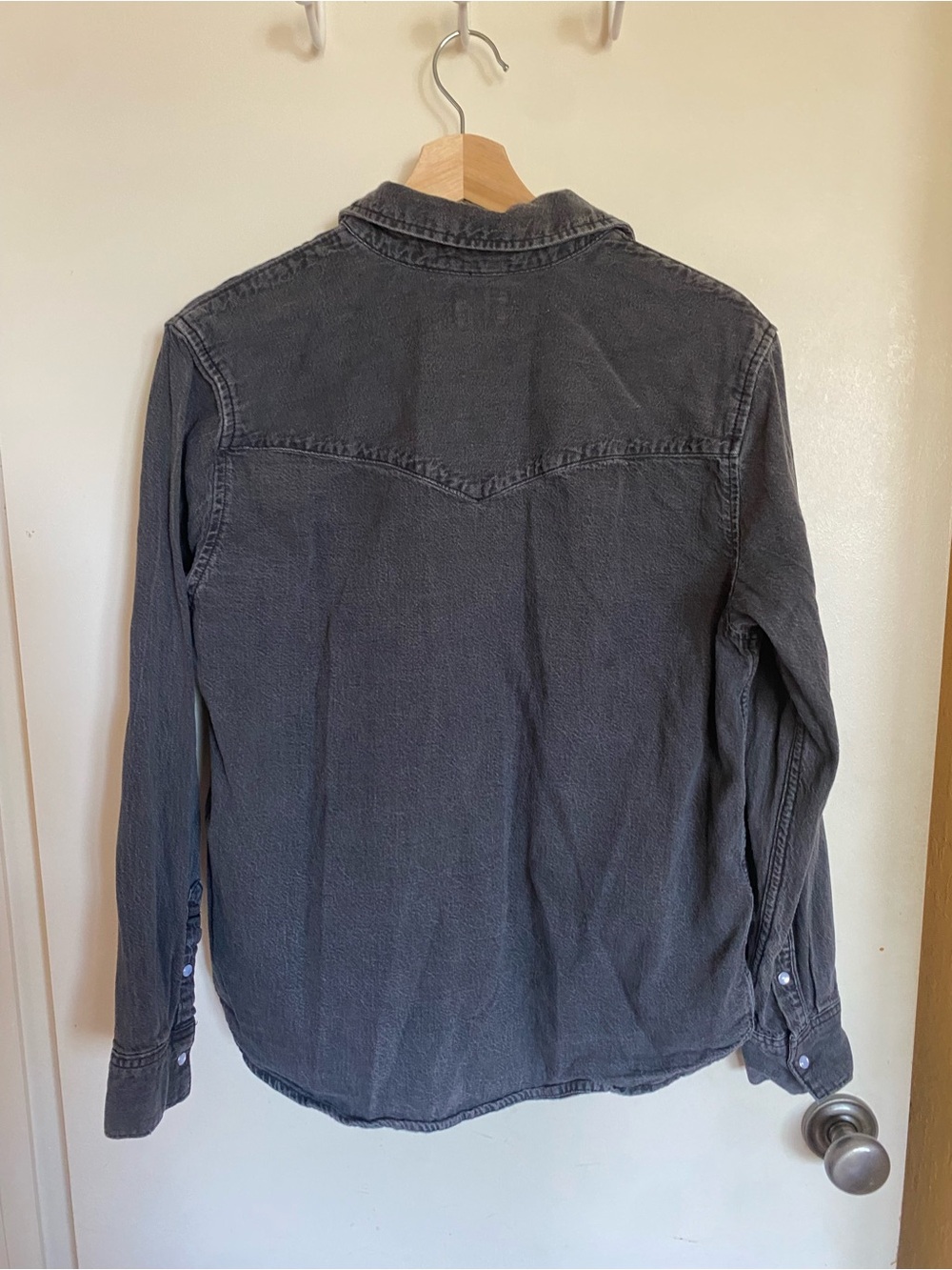 Levi's Black Wash Denim Button-Down Shirt - Picture 2 of 6